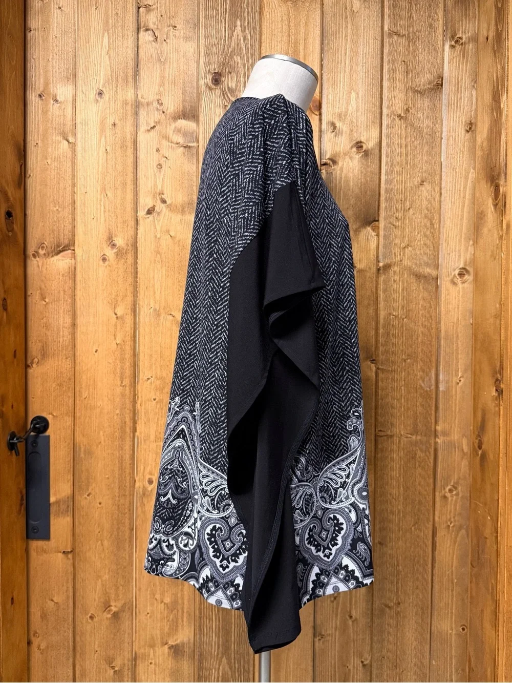 Michael Kors 1X Black White Poncho Style Blouse Tie Front